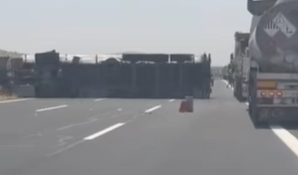 Şanlıurfa'da Akaryakıt Yüklü Tır Devrildi: 1 Yaralı
