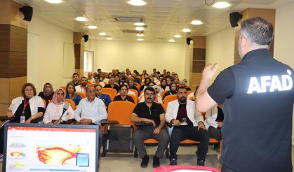 Şanlıurfa'da Üniversite Hastanesi Personeline Temel Afet Farkındalık Eğitimi