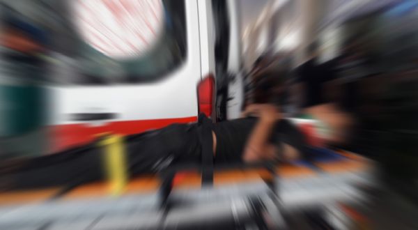 Şanlıurfa'da Takla Atan Araçta 3 Kişi Yaralandı