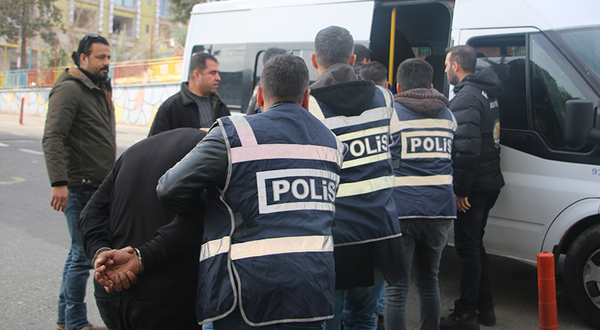Polis ve Muhabirin de Yaralandığı Kavgayla iİgili 3 Kişi Tutuklandı