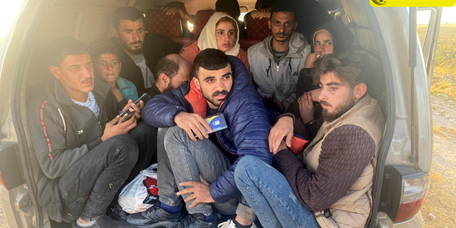 Jandarma, Şanlıurfa’da 18 Düzensiz Göçmen Yakaladı