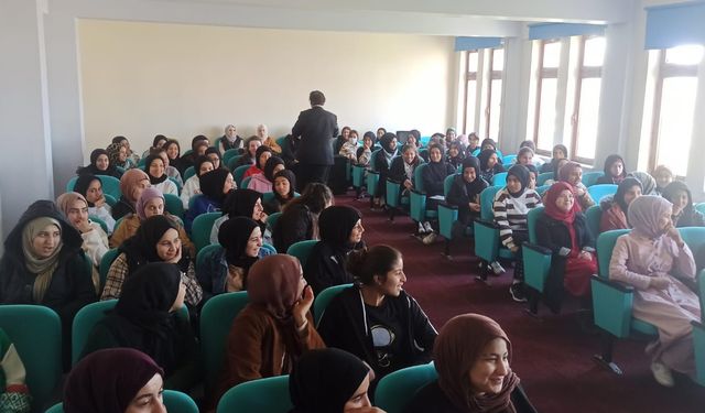 Harran'da bağımlılıklarla mücadele semineri