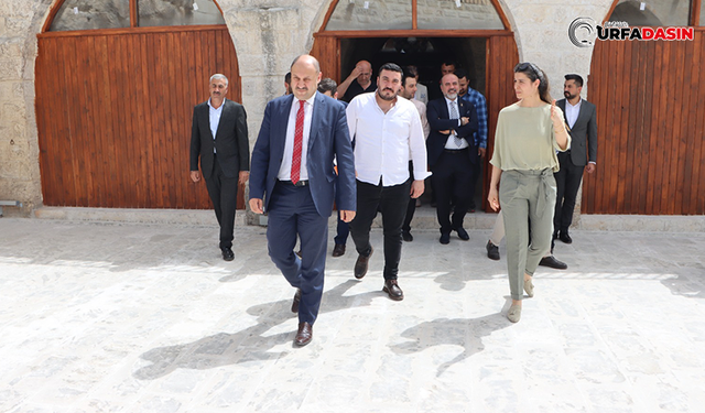 Başkan Gülpınar, Çubukçu Hanı ve Hacı Kamil Konağı'ndaki Çalışmaları İnceledi