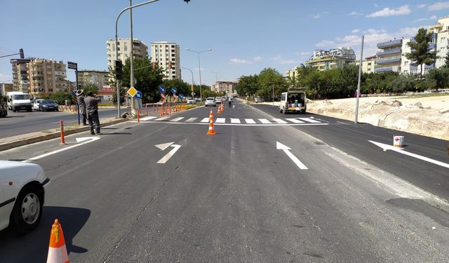 Balıkayağı bulvarındaki alt geçit çalışmasında yol çöktü