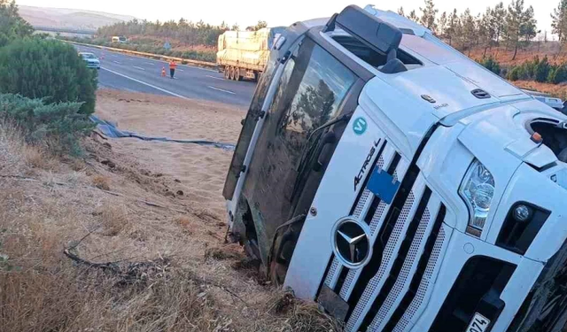 Şanlıurfa-Gaziantep Otoyolu'nda Kaza:1 Ölü