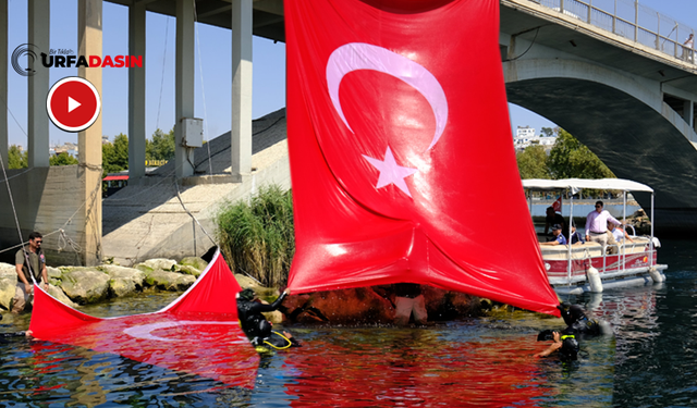 Birecik'te Türk Bayarağı Fırat Nehri'nin Altında ve Üstünde Dalgalandırıldı