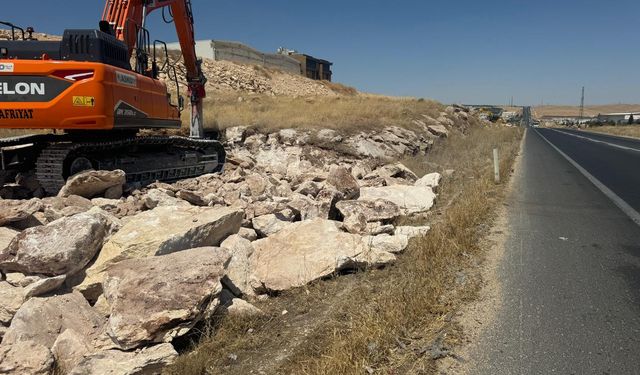 Suruç Ölüm Yolunda İş Makineleri Çalışmaya Başladı