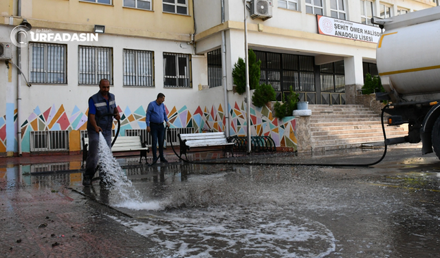 Siverek Belediyesi Tarafından Okullarda Temizlik Çalışması Başlatıldı