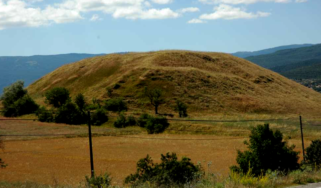 Şanlıurfa'da Höyükler de Artık Sit Alanı İlan Ediliyor İlki Ceylanpınar'da İlan Edildi