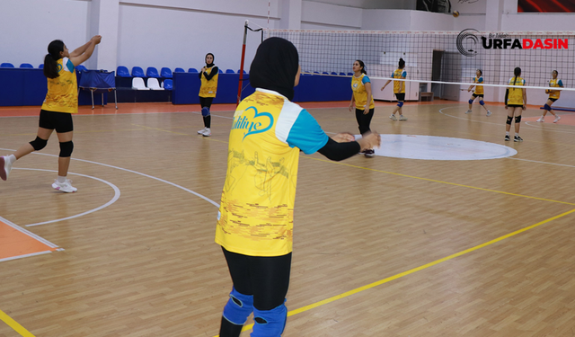 Haliliye'de Öğrenciler Voleybol Kursunda Ter Döküyor