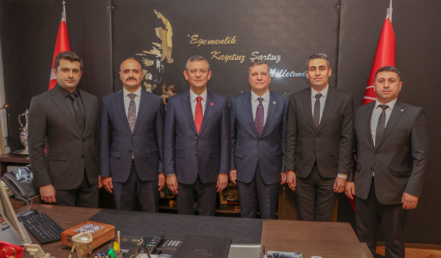 Atanamayan Uzmanlar Derneği, CHP Genel Başkanı Özgür Özel İle Görüştü