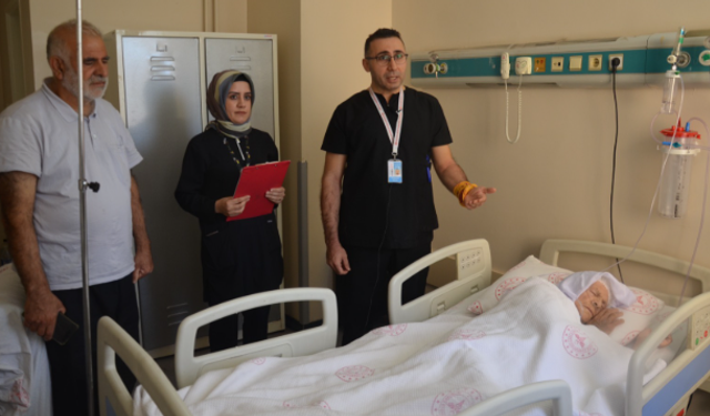 Şanlıurfa'da 94 Yaşındaki Nenenin Kalçası Kırıldı 15 Dakikada Sağlığına Kavuştu