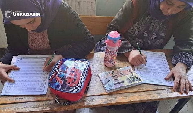 Viranşehir'de Annelerinin Yarım Kalan Okuma Yazma Hayallerini Öğretmenleri Gerçekleştiriyor