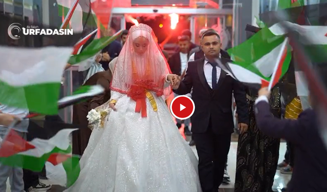 Şanlıurfa'da Gelin ve Damat Filistin Bayraklarıyla Salona Giriş Yaptı