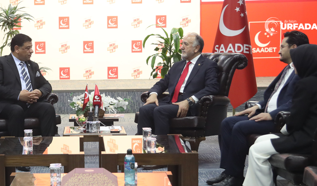 Anavatan Partisi'nde Bayramlaşma Trafiği