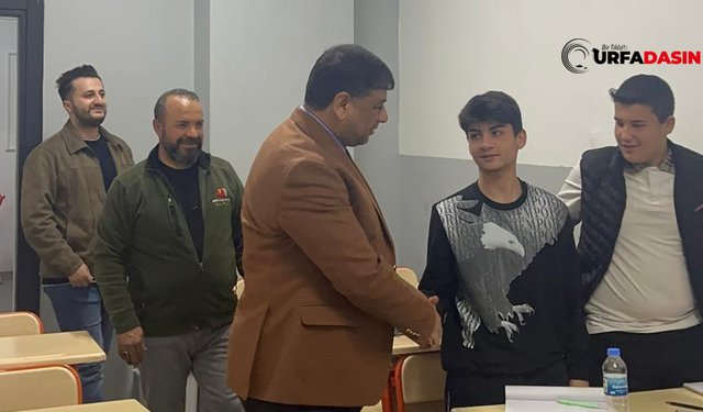 Kendine Has Siyaset Tarzıyla Tanınan Halil Aslan Şanlıurfa'da Sahayı Boş Bırakmıyor