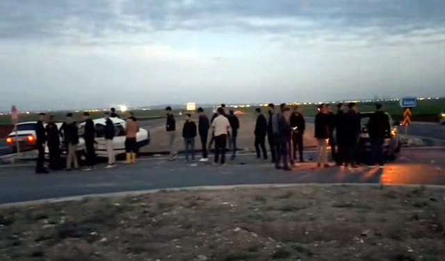 Şanlıurfa Sınırında İki Otomobil Çarpıştı: 2 Yaralı