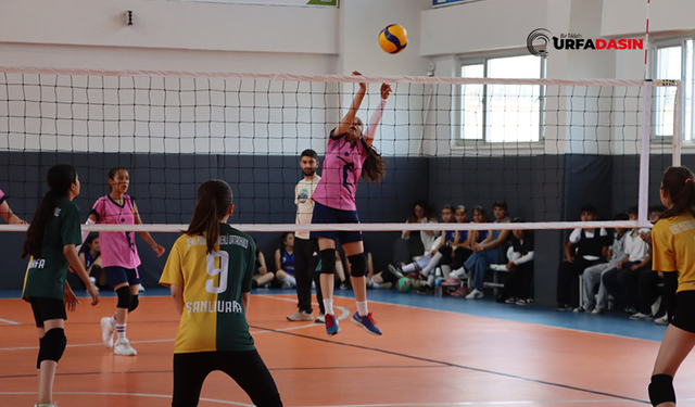 Karaköprü’nün Voleybol Turnuvasında Heyecan Üst Seviyede