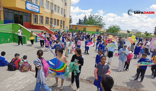 Suruç’ta Çocuklar Uçurtmalarla Gökyüzünü Renklendirdi