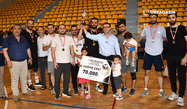 Şanlıurfa'da Öğretmenler Arası Voleybol Turnuvası Tamamlandı