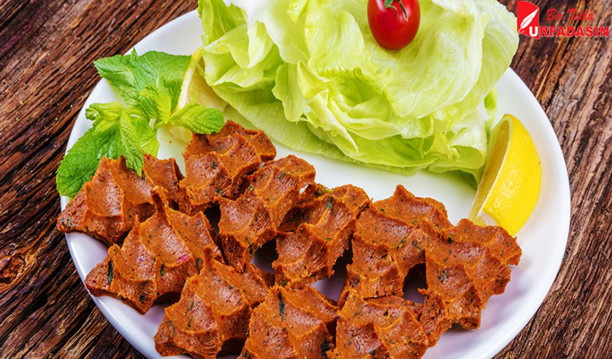 Bak Sen Şu Çiğ Köftecinin Yaptığına !