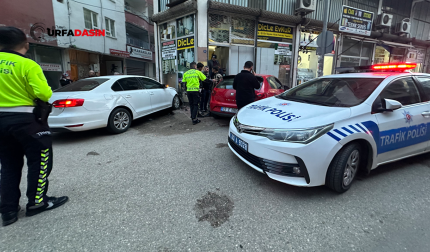 Şanlıurfa'da Motosiklet Otobüs Yolunda Yayaya Çarptı: 2 Yaralı