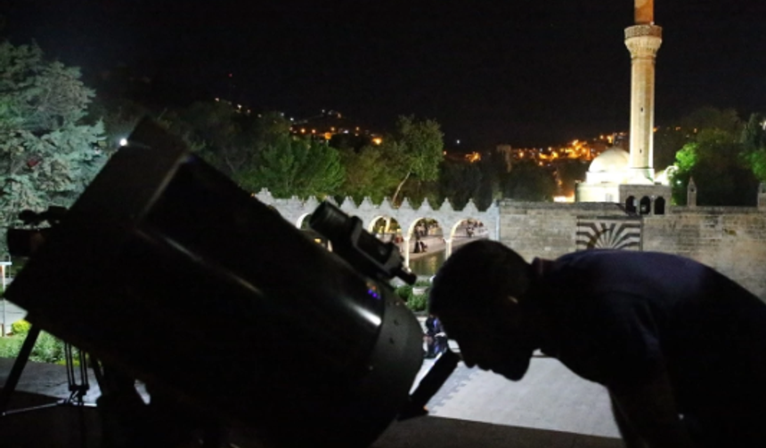Urfalı Çocukların Balıklıgöl'de teleskoplarla gökyüzü safarisi