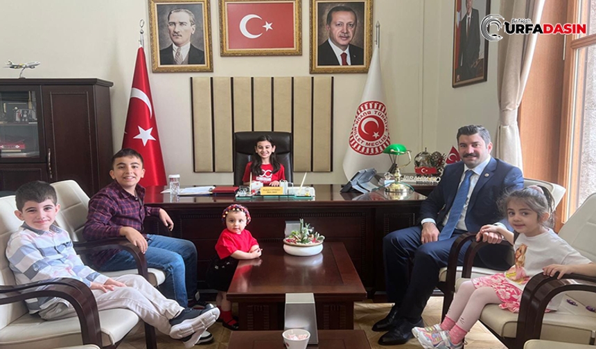 Milletvekili Eyyüpoğlu'nun Koltuğuna Meryem Azra Oturdu