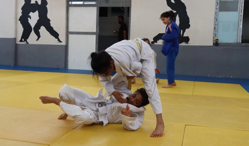 Şanlıurfalı judocu kardeşler birlikte çalışıyor birlikte başarıyorlar