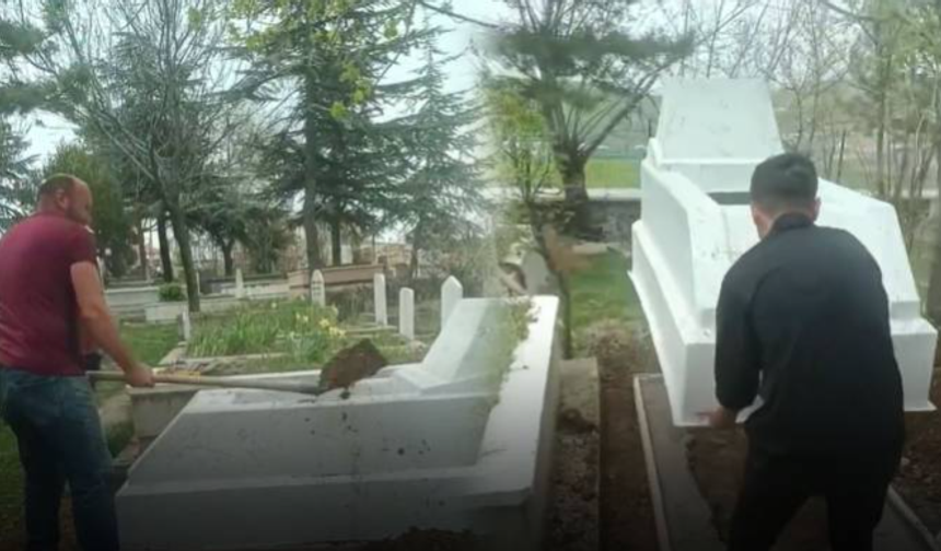 Mermer Fiyatları Artınca Mezar Taşları Plastikten Yapılmaya Başlandı