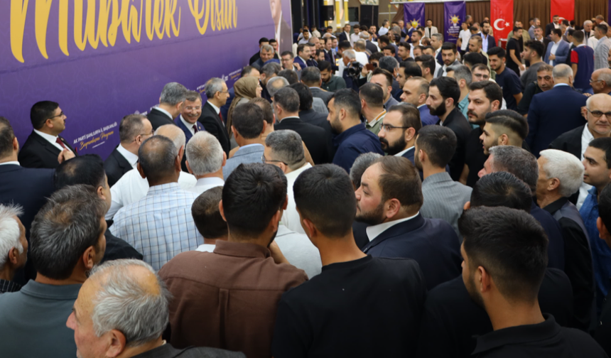 AK Parti Şanlıurfa İl Başkanlığının Bayramlaşma Programını Yoğun Katılım