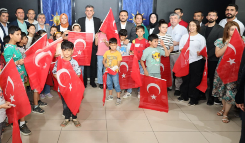 AK Parti Şanlıurfa İl Başkanı Günbegi, Çocuklarla 15 Temmuz Sinema Etkinliğine Katıldı