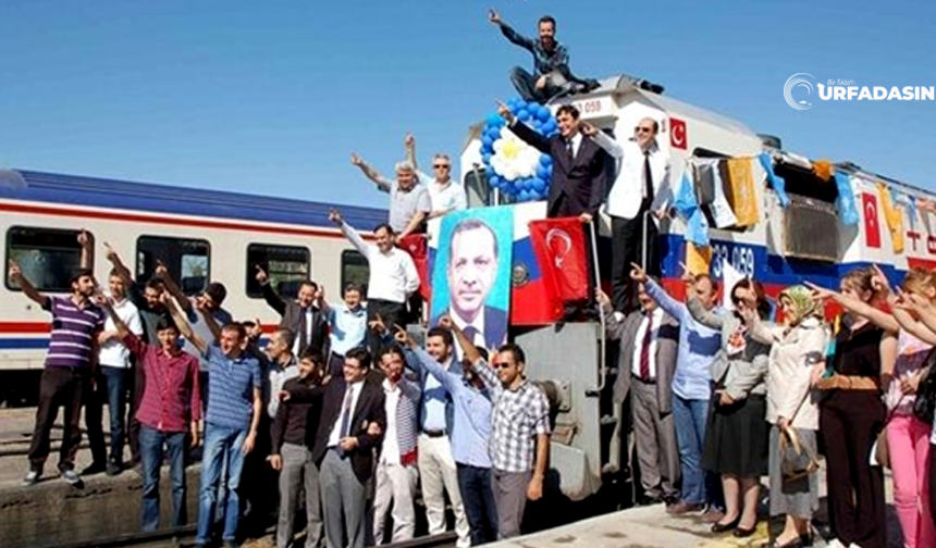 AK Parti'nin Trenine Binen Bine ! Adeta Sıraya Girdiler