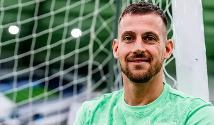 Futbolda Yeni Kurallar Devreye Girdi Kalecinin 8 Saniye Kuralını Çiğneyen İlk O Oldu