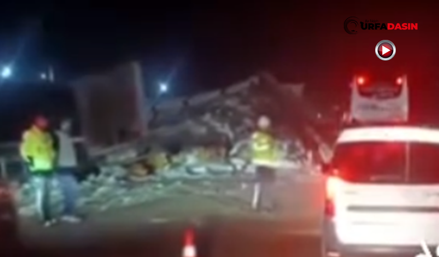 Şanlıurfa'da Tekstil Ürünü Yüklü Tır Devrildi