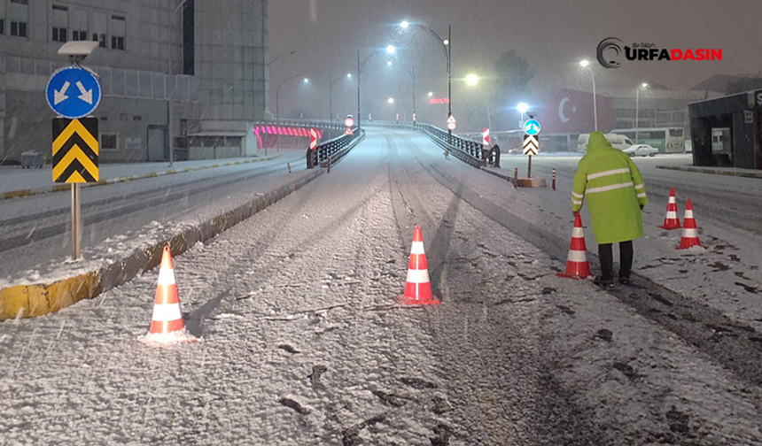 Şanlıurfa'da Kar Yağışı Etkisini Artırdı Yollar Bir Bir Trafiğe Kapandı