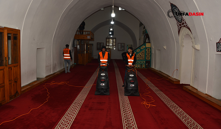 Siverek'te Camiler Temizlenerek Ramazana Hazırlanıyor