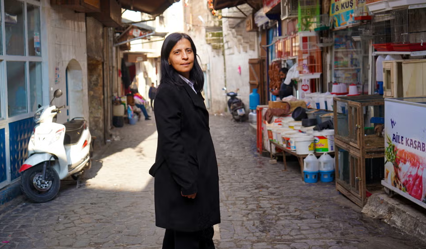 İlkokuldan Sonra Ortaokul ve Liseyi Dışardan Bitiren Adalet Budak'ın Müthiş Bir Başarı Hikayesi Var