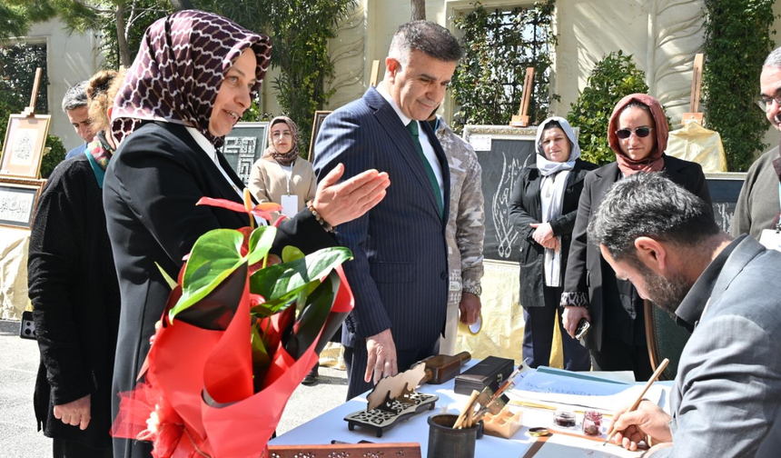Peygamberler Şehri Şanlıurfa'da Peygamberimizin Doğu Günü Anısına Sergi