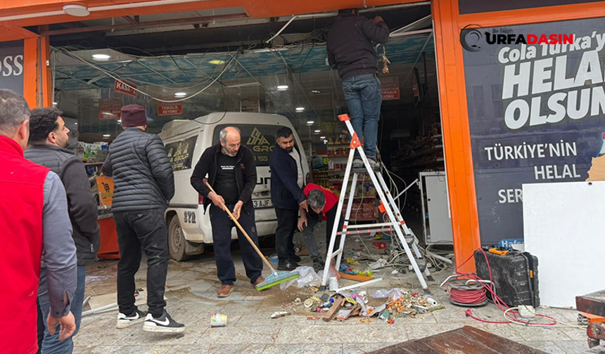 Şanlıurfa'da Kontrolden Çıkan Araç Markete Daldı