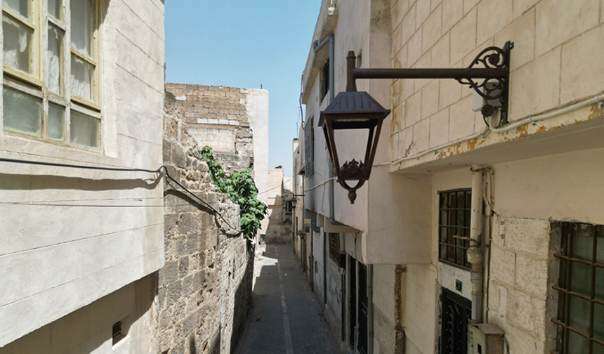 Şanlıurfa’nın Tarihi Sokakları Şimdi Nostaljik Işıklarla Aydınlatılacak