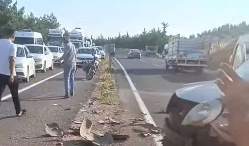 Şanlıurfa OSB'de İşçileri Taşıyan Servis Aracı Tır İle Çarpıştı: 7 Yaralı