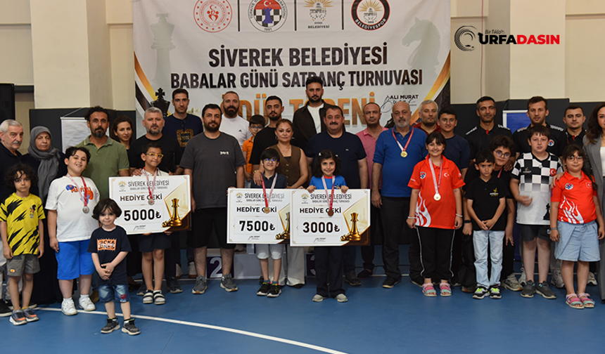 Şanlıurfa'da Babalar Günü Satranç Turnuvasında Dereceye Girenler Ödüllendirildi