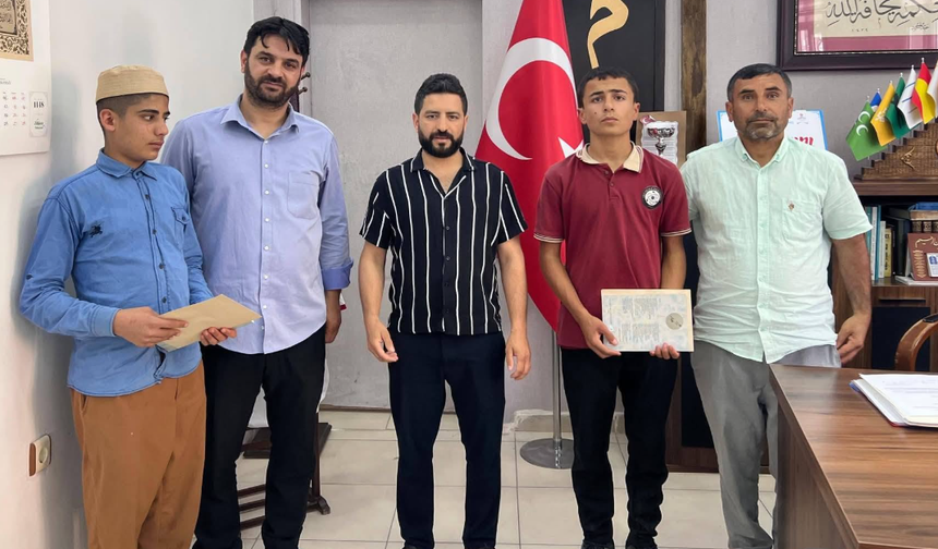 Şanlıurfa Akçakale'de Umre Ödüllü Bilgi Yarışması'nda Ödüller Sahiplerini Buldu