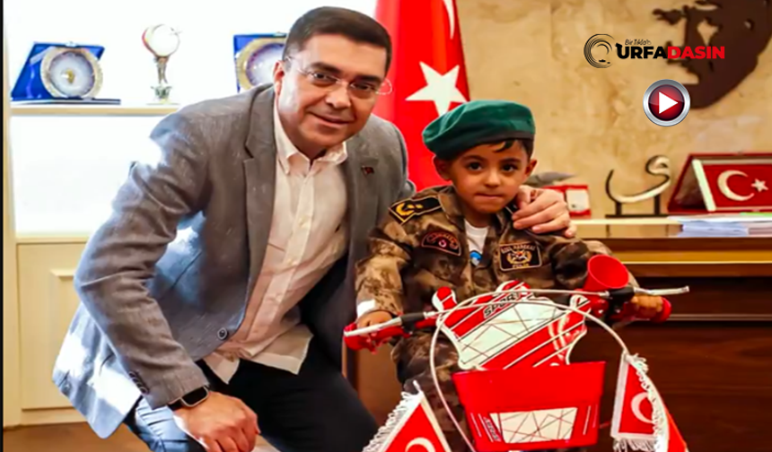 Şanlıurfa'da Polis Helikopterini Bayrakla Selamlayan Çocuğa Anlamlı Hediye