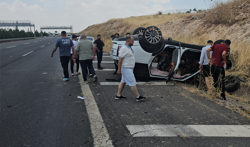 Şanlıurfa'da Şarampole Devrilen Cipin Sürücüsü Yaralandı