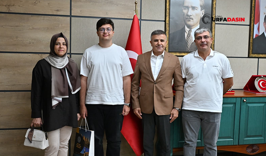 Şanlıurfa'da YKS Birincisi Koşar, İl Milli Eğitim Müdürünü Ziyaret Etti