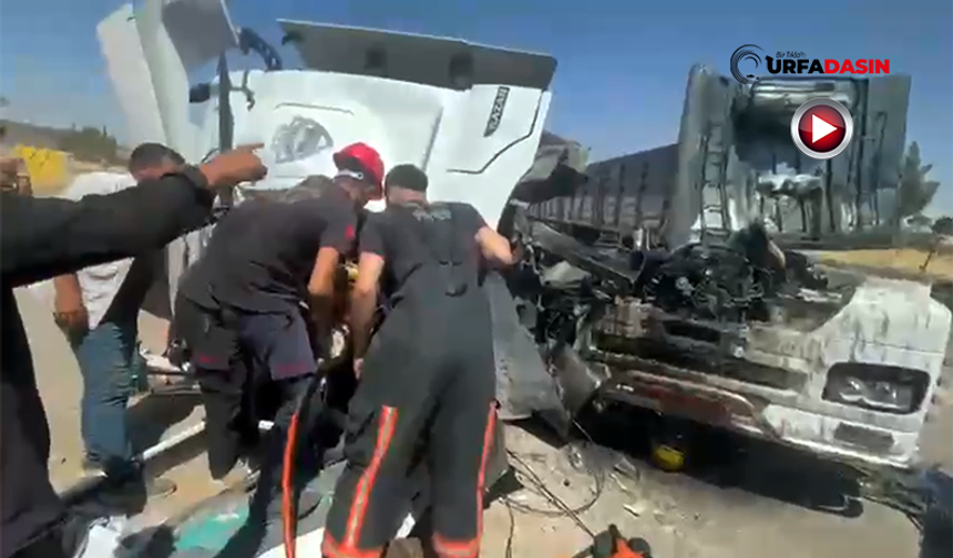 Şanlıurfa'da Tır Park Halindeki Kamyona Çarptığı Feci Kazada Ölü ve Yaralı Var