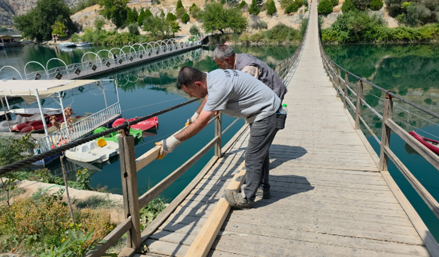 Halfeti’de Turizm Sezonu Öncesi Köprülere Kapsamlı Bakım