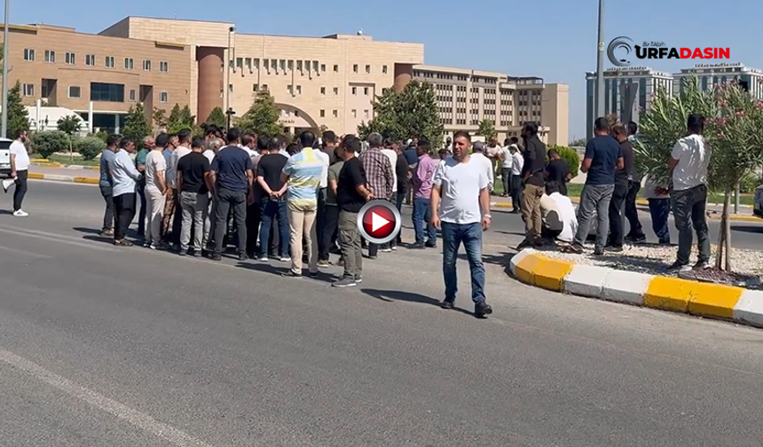 Şanlıurfa'da Çiftçiler Elektrik Kesintisi Nedeniyle Valilik Önünde Eylem Yaptı